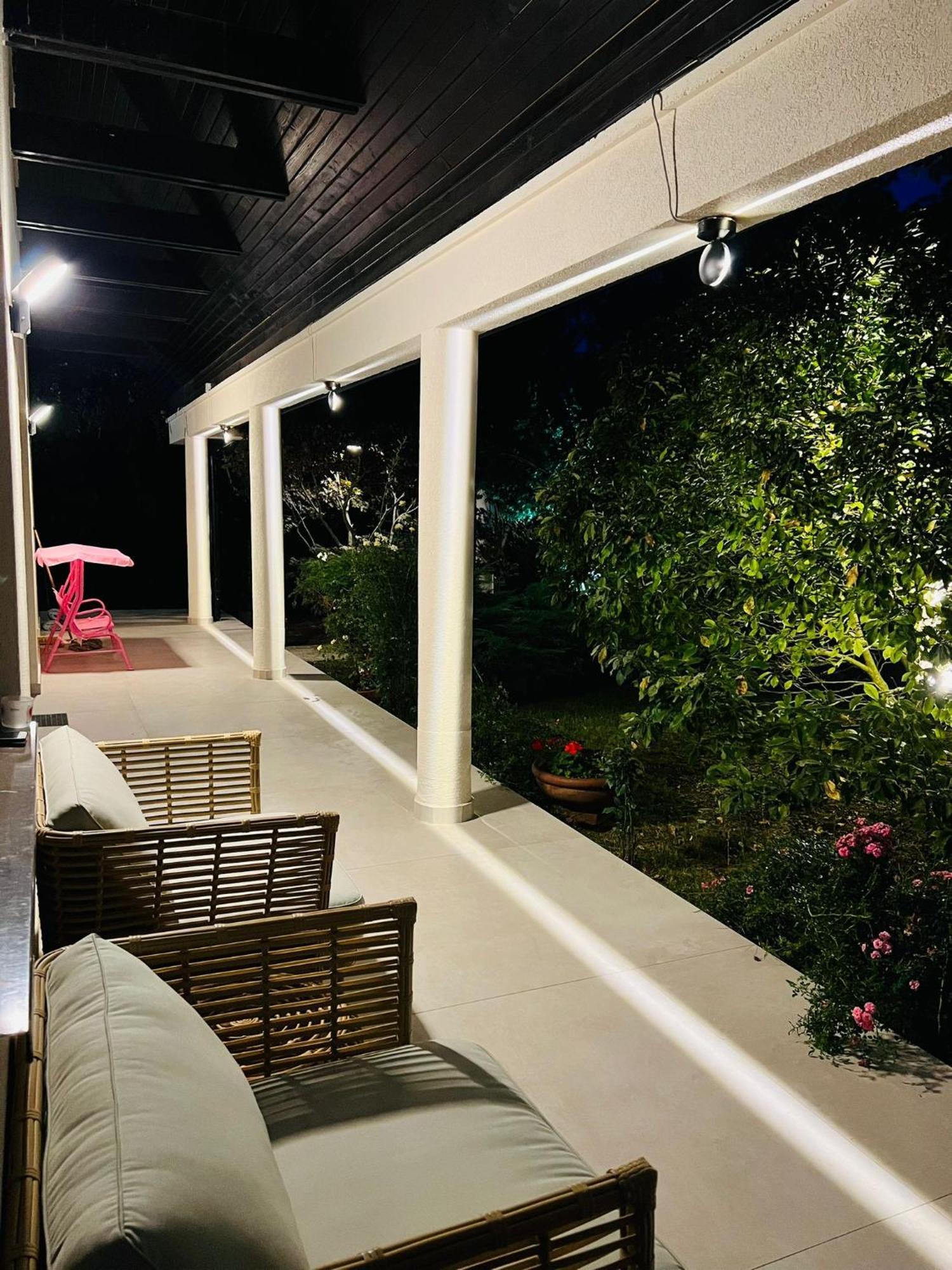 Evie'S Tree House Villa Dragomirna Exterior photo